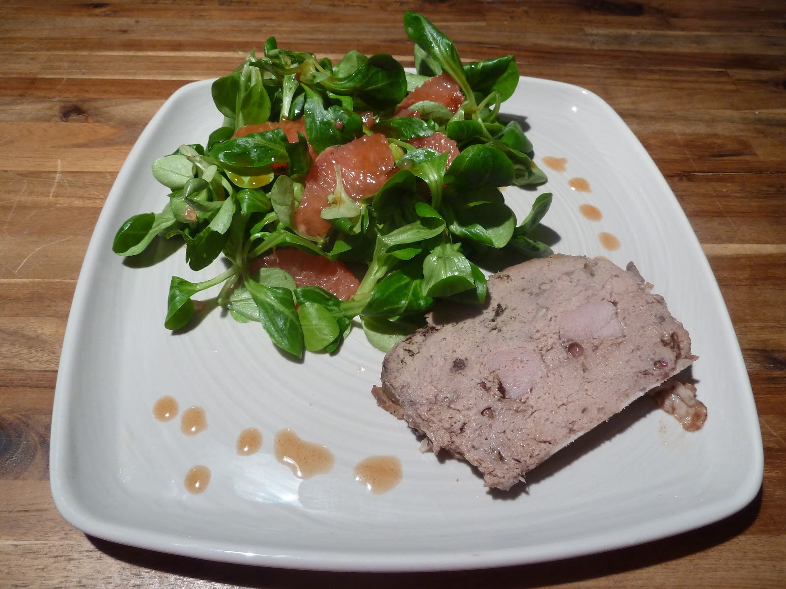 Überall &amp; Nirgendwo: Ententerrine mit Feldsalat und Grapefruit