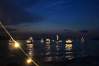 processione delle barche a Castiglione del Lago