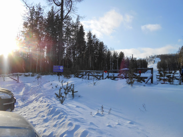 Вид со стоянки на гору Егоза