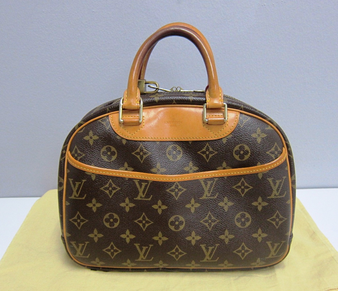 I Want Vintage | Vintage Designer Handbags: Louis Vuitton Top Handle Tote