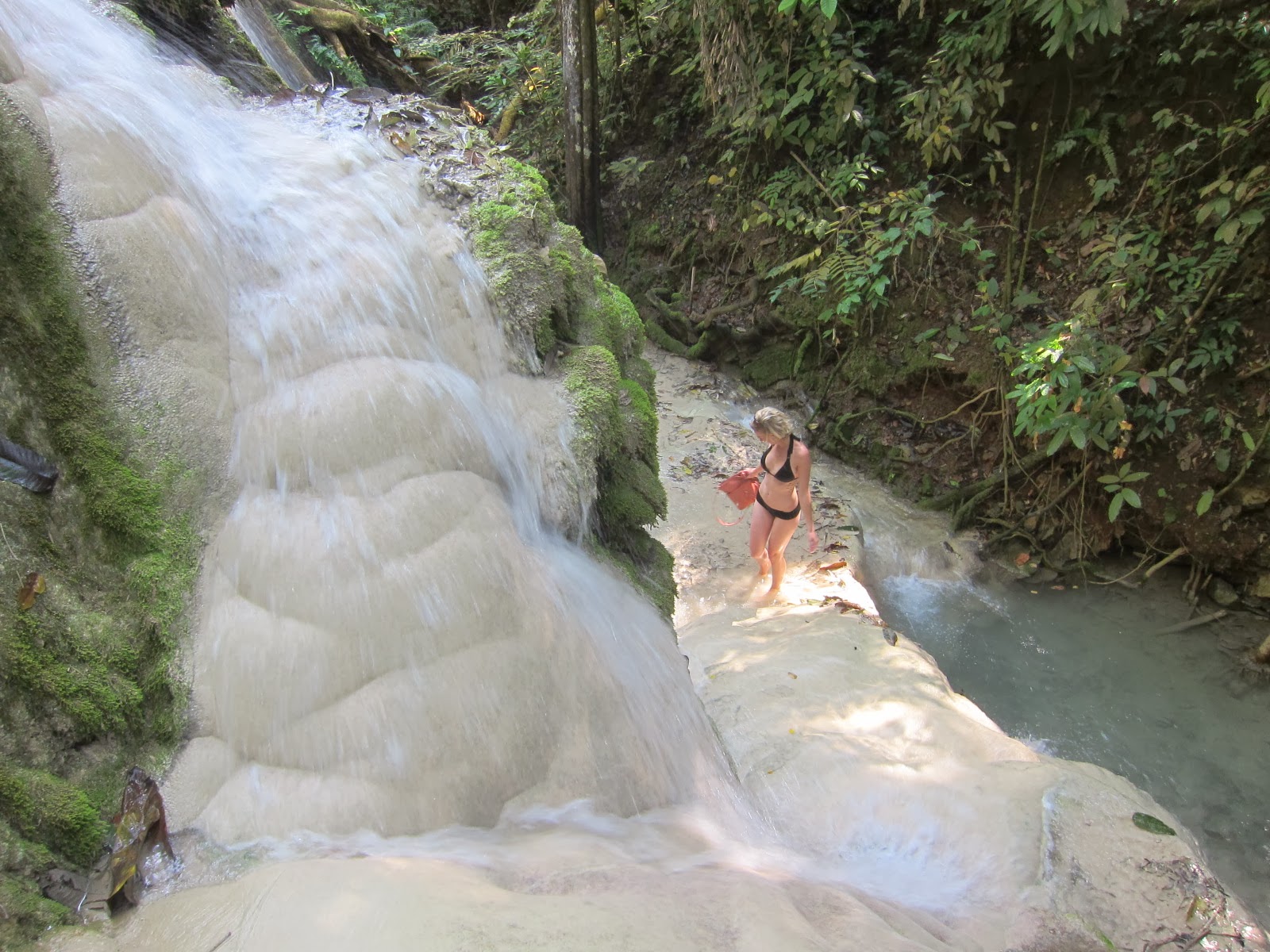 Buathong Sticky Waterfalls Chiang Mai - Location and Directions ...