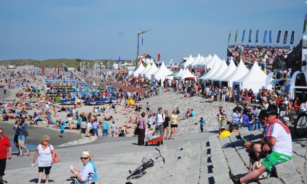 K A Zwei Konzertverruckte Stars At The Beach 01 02 09