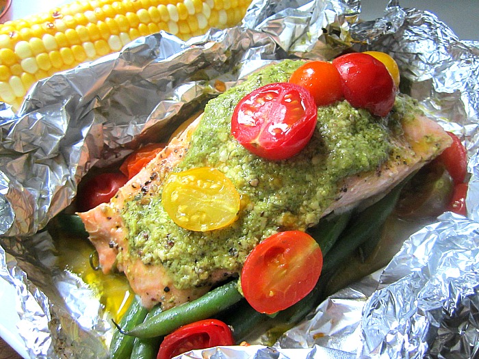 Grilled Pesto Salmon in Foil Packets w/ Green Beans