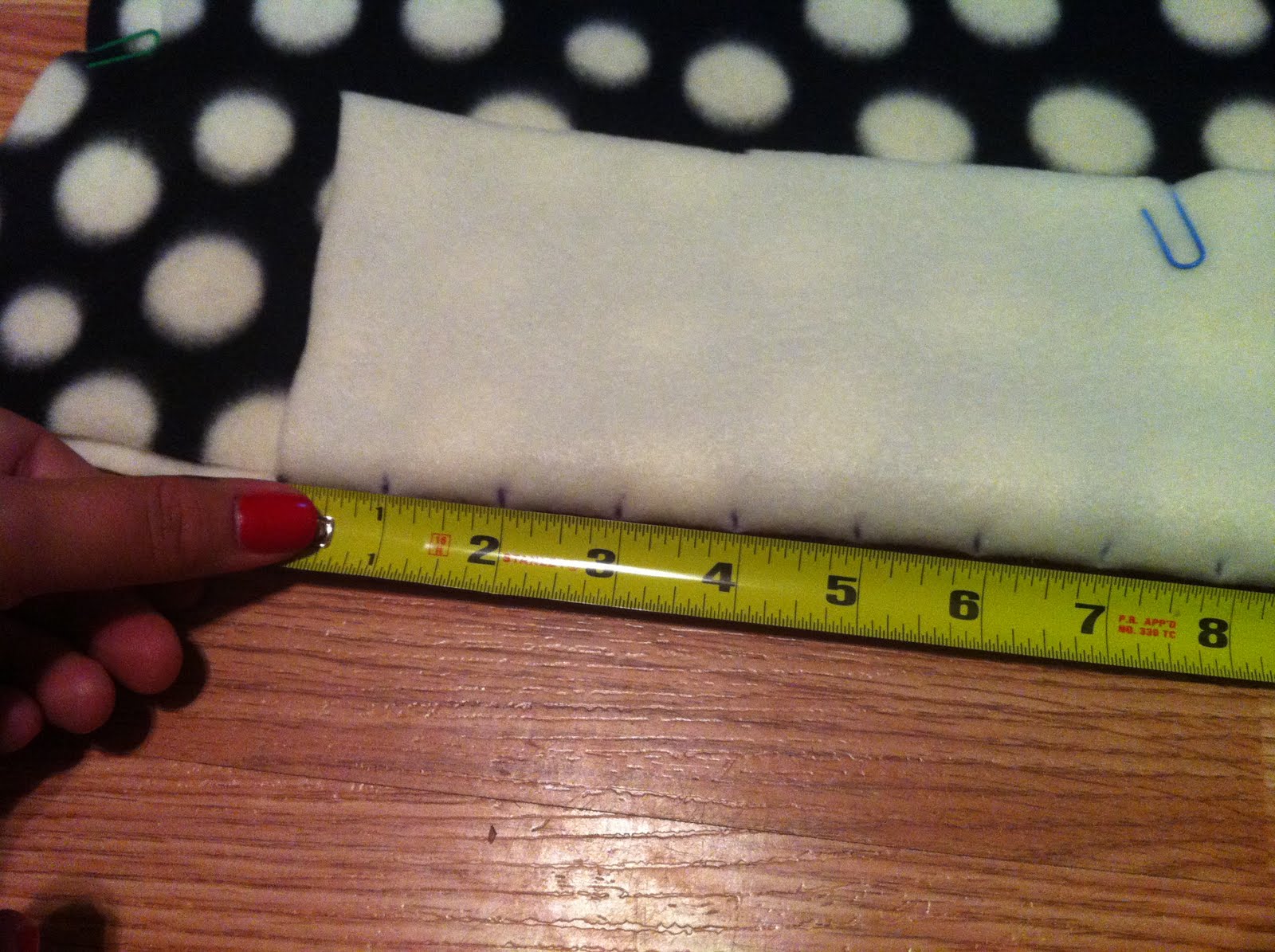 Nest and Nibble Easy NoSew Fleece Tie Blanket Tutorial