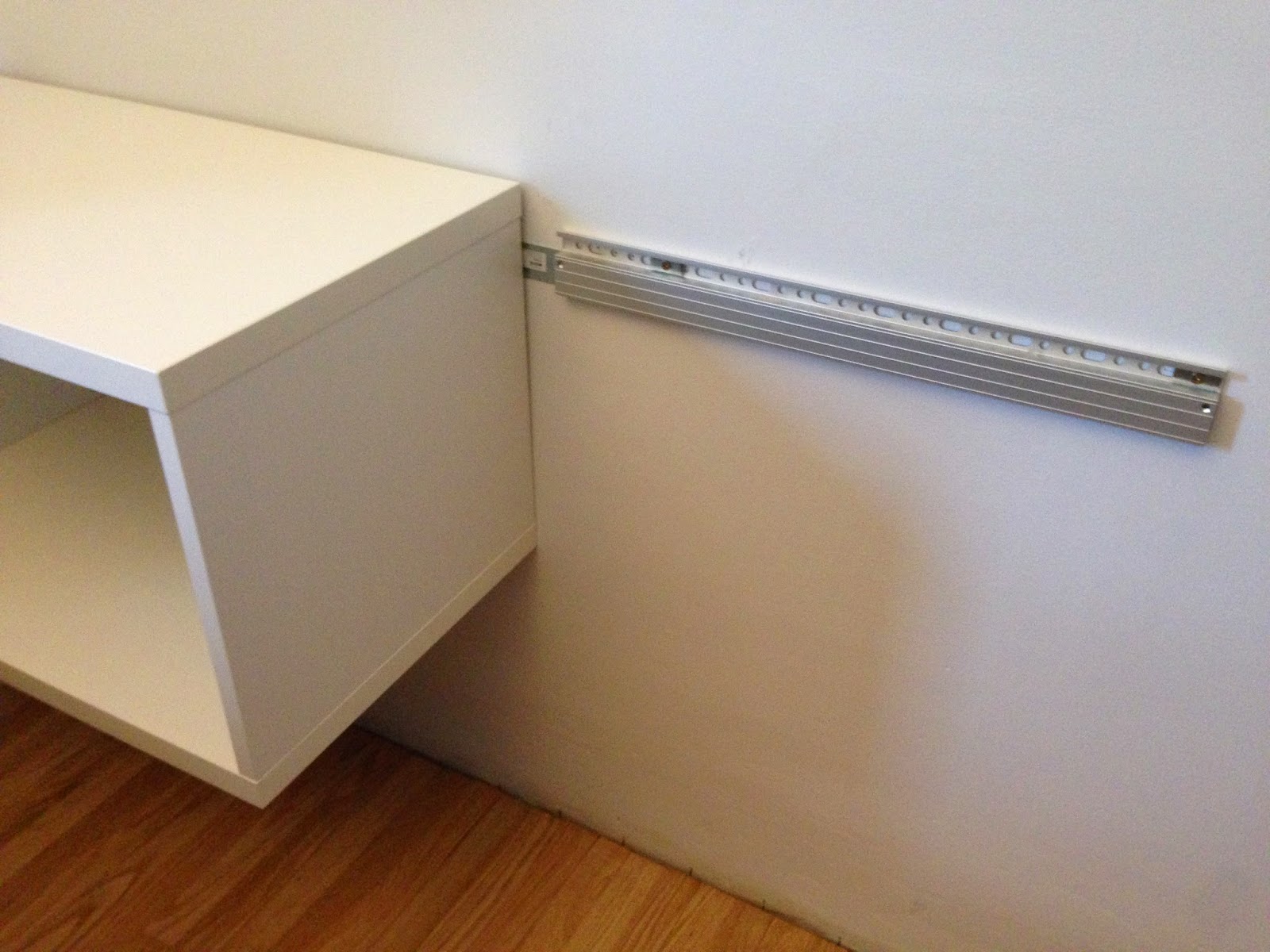 Besta Hanging Rail CVTTBL