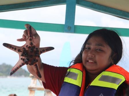  film nya yang sampai sekarang masih menjadi film terlaris di Indonesia loh Pulau Belitung, Dijamin Kamu Akan Rugi Jika Tidak Mengunjungi 6 Tempat Ini