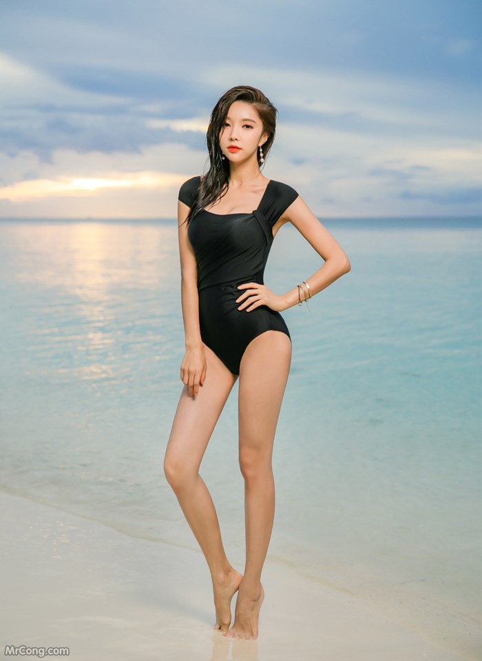 Beautiful Park Soo Yeon in the beach fashion picture in November 2017 (222 photos) photo 1-10