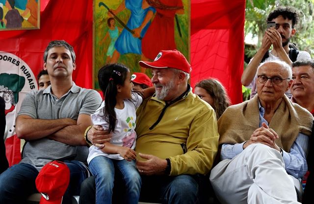 Lula esteve neste sábado em Guararema (SP), em ato contra Criminalização dos Movimentos Populares