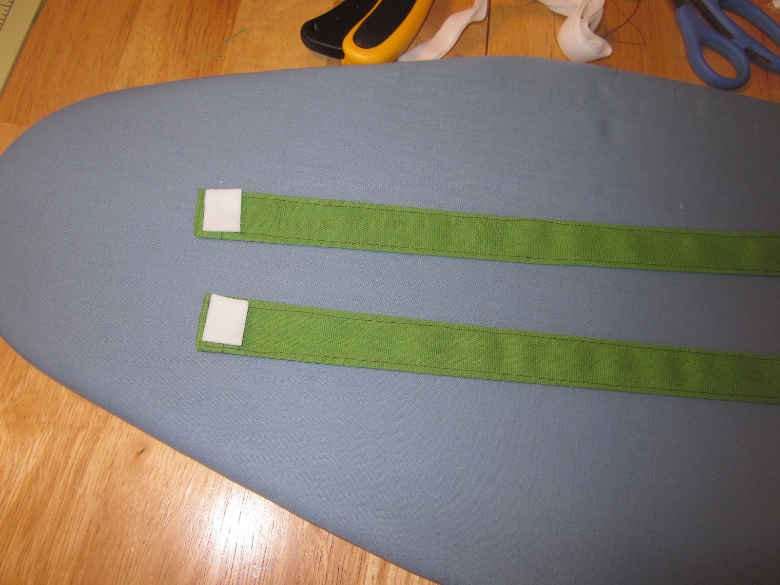 SunnySewing How to Make Skinny Curtain Ties (with Velcro)