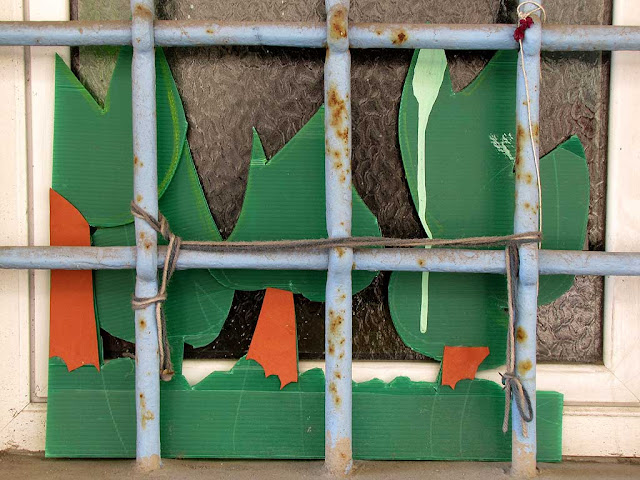 Captive forest, window sill, Borgo dei Cappuccini, Livorno