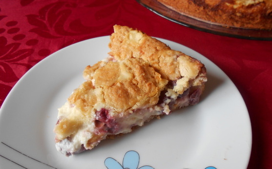 torta alemã de queijo e cerejas