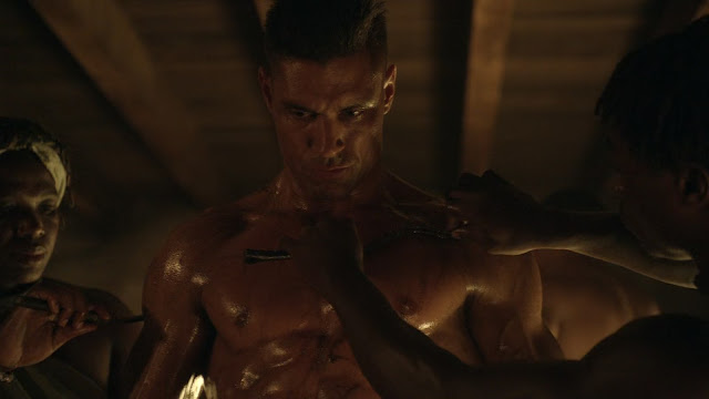Manu Bennett nude in Spartacus 1-02 "Sacramentum Gladiatorum" .