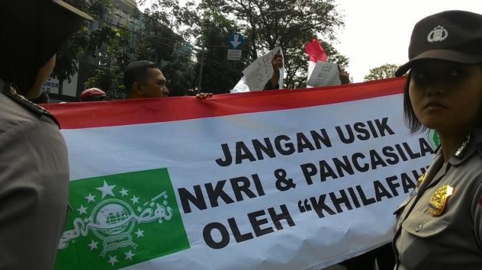 Syarat Pemimpin Muslim dan UUD 1945