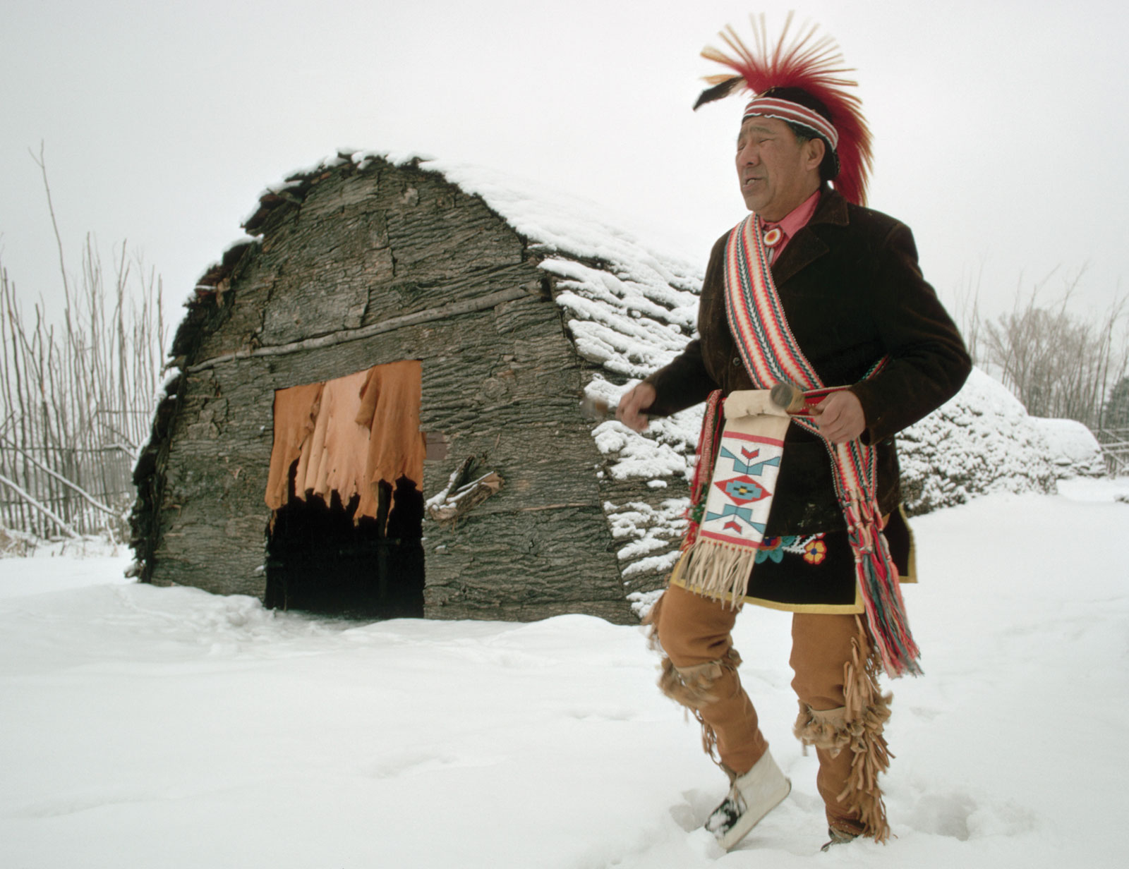 Habitatio n pi Irok z Hossz h z Iroquois Longhouse