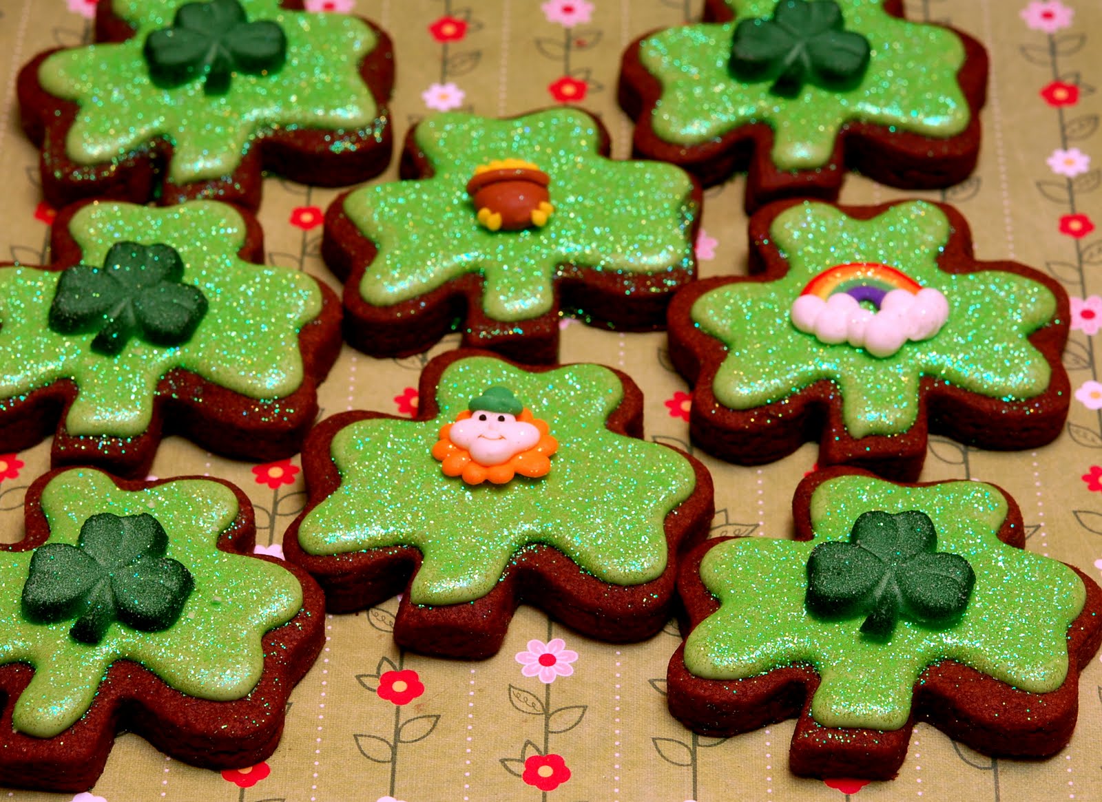 SHAMROCK SUGAR COOKIES Hugs and Cookies XOXO