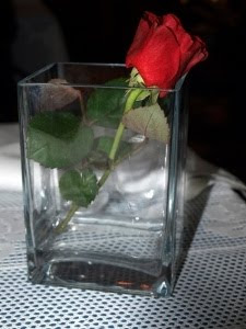Róża w wazonie