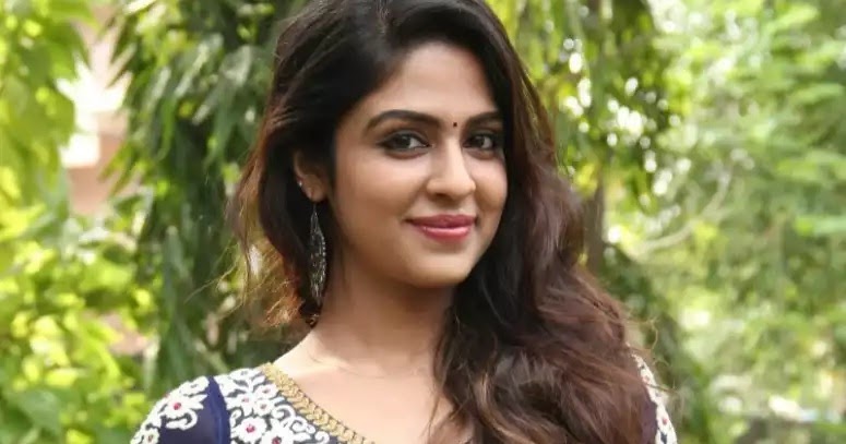 hindi film heroine ke naam aur photo train mein majedar safar hindi story hindi kahaniya hindi film heroine ke naam aur photo train mein majedar safar hindi story hindi kahaniya
