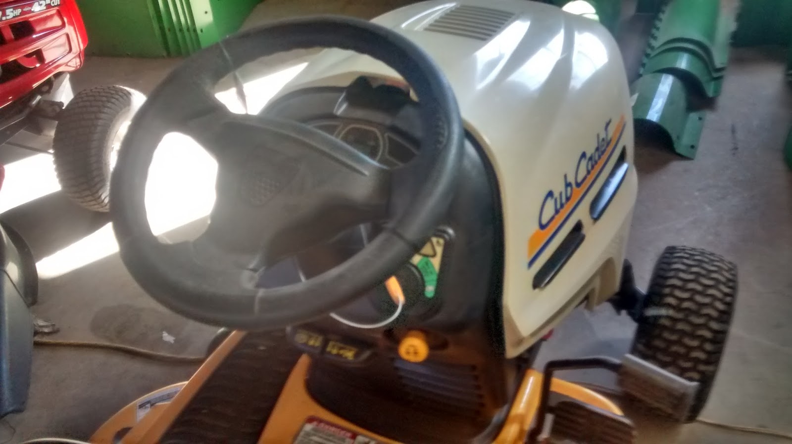 MAQUINARIA AGRICOLA INDUSTRIAL: Podadora de Jardin Cub Cadet LT1045