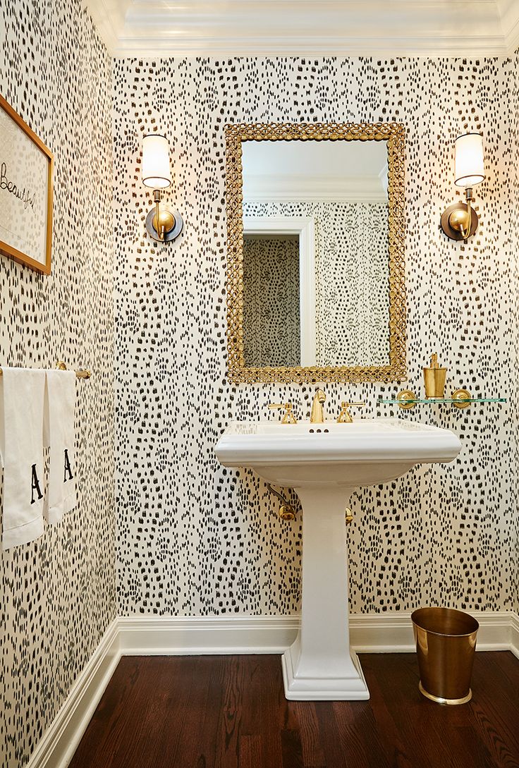 Splendid Old Hollywood Glam Decor to Beautify Your Bathroom home