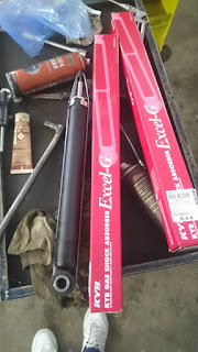 Замена задних амортизаторов мазда сх5 своими руками