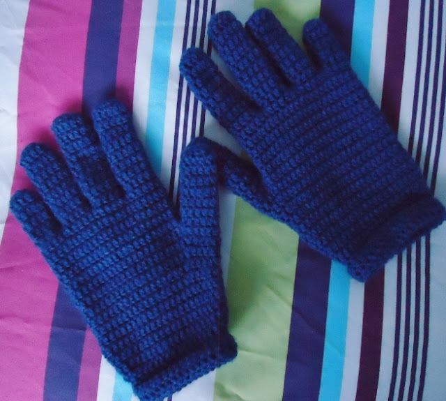 A Playful Stitch Crochet Gloves with Fingers!