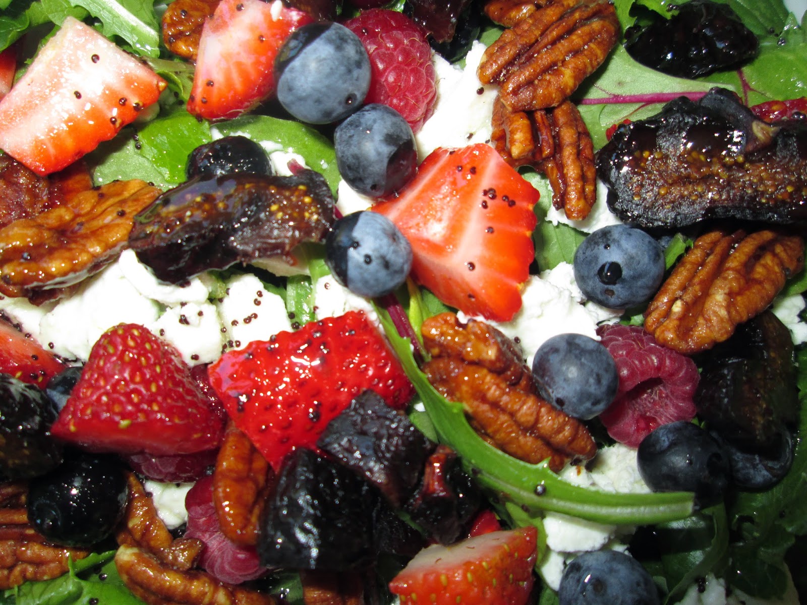 roommom27 Fresh Fruit, Dried Fig and Goat Cheese Salad