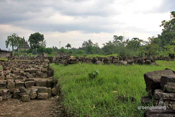 candi plaosan kidul klaten
