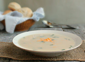 Creamy Cheesy Cauliflower Soup