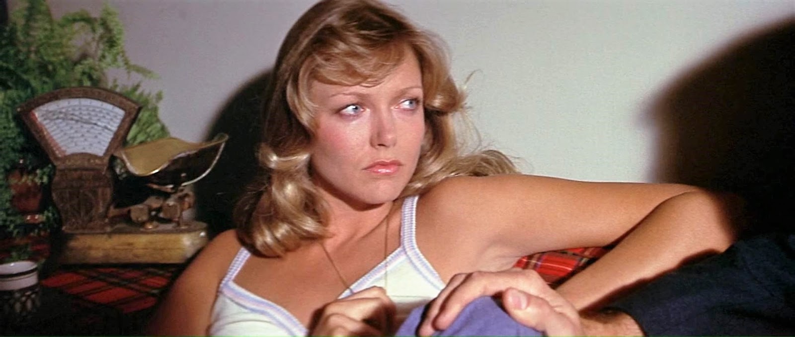 Susan Blakely as Patty Simmons "The Wife" .