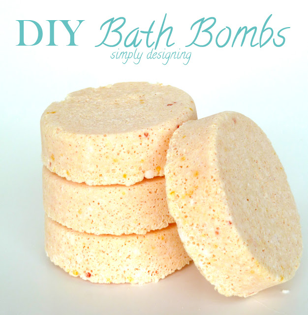 DIY Bath Bombs (aka fizzy bath bombs) - #diybeauty #diyspa #bathbombs #craft #homemade #recipe DIY Bath Bombs (aka fizzy bath bombs) - #diybeauty #diyspa #bathbombs #craft #homemade #recipe