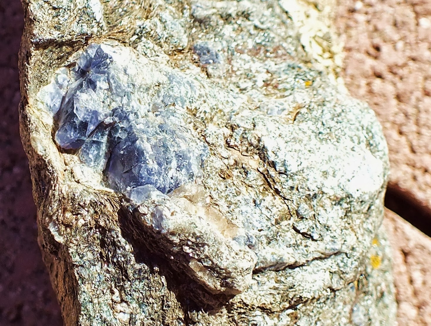 GemHunter's Guide to Prospecting for Iolite (water sapphire) Gemstones