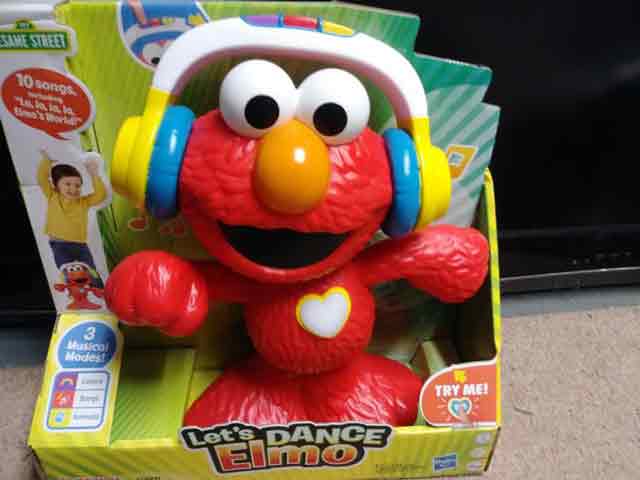 dancing elmo with headphones