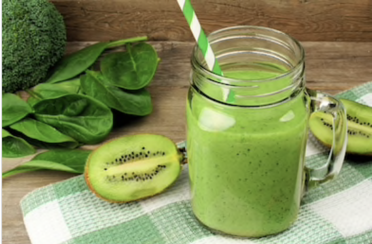 Spinach and kiwi smoothie
