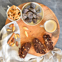  Biscotti de café, nozes, castanhas do pará e figos secos