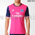 Nova camisa do Hamburgo de visitante será rosa, assim como na década de 70