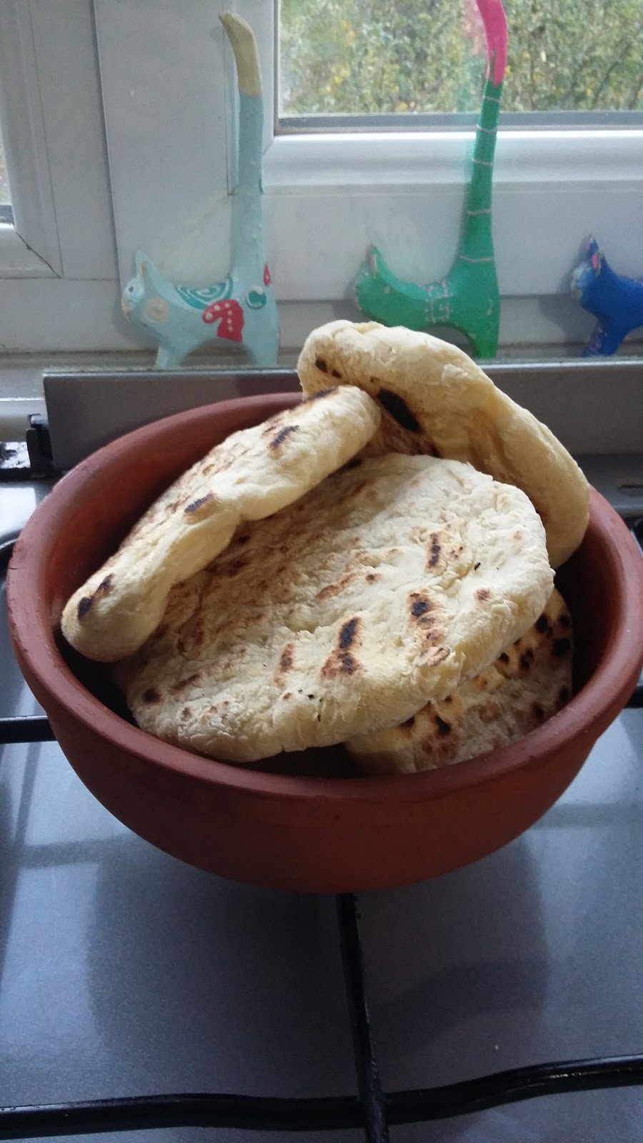 Elma ile lezzetli, yumuşak ve yemyeşil maya turtası Elma ile lezzetli, yumuşak ve yemyeşil maya turtası