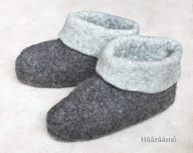 Hääräämö: Varrelliset huopatossut & purasin