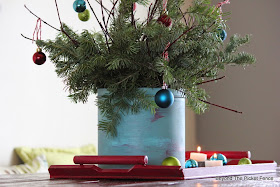 http://bec4-beyondthepicketfence.blogspot.com/2014/12/12-days-of-christmas-day-8-simple.html