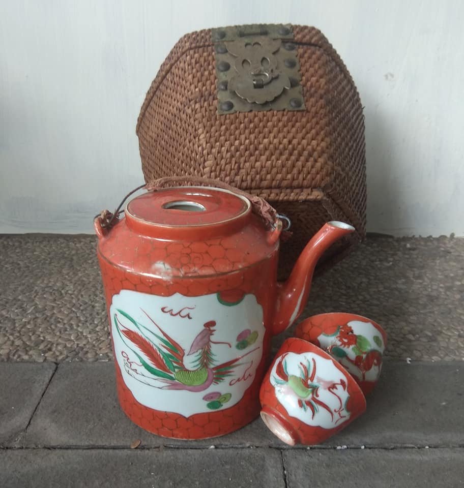 ORIENTAL Vintage Chinese Porcelain Tea Set In Woven Basket ( SOLD )