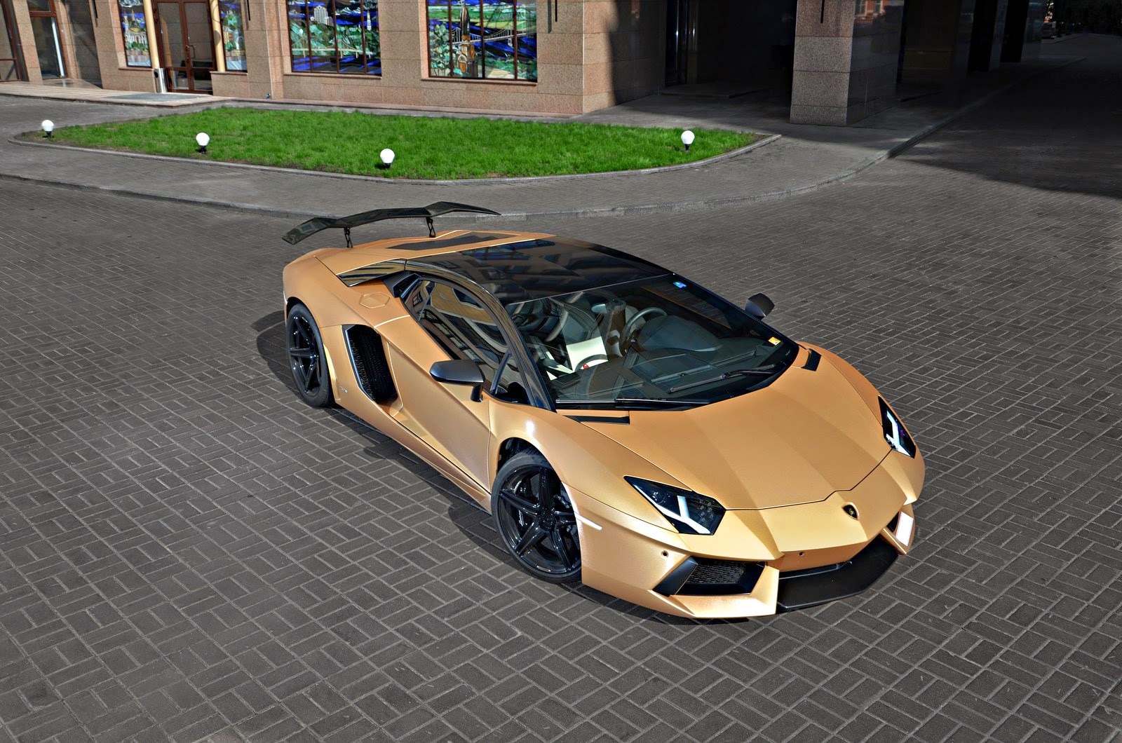 Matte Gold Lamborghini Aventador by Oakley Design | SUPERCARS SHOW