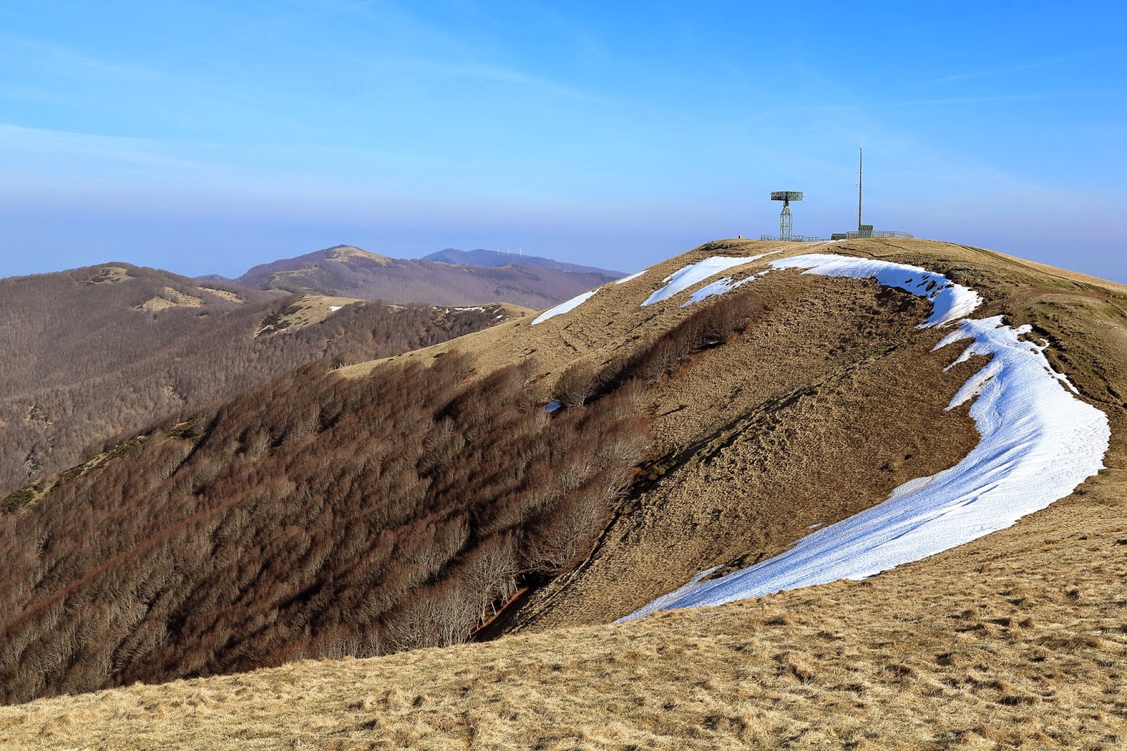 Il crinale dalla Croce verso l'Uomo di Sasso
