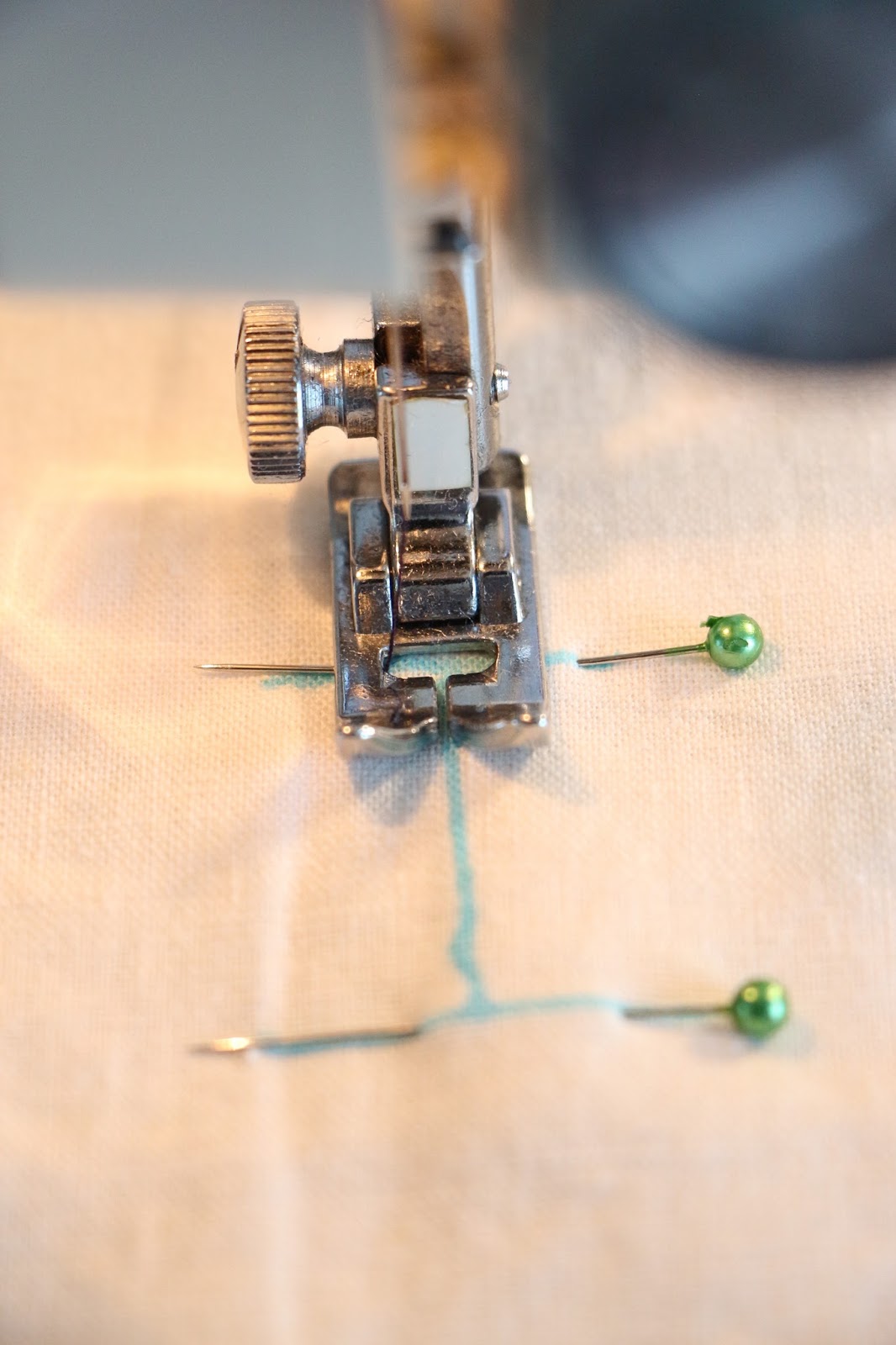 How to Sew a Buttonhole Without a Special Foot! Palindrome Dry Goods