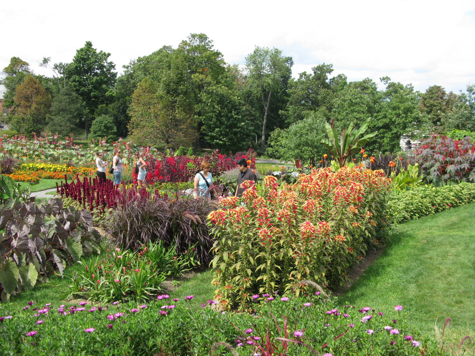 Victoria Gardens: Virtual Garden Virtual Tour: Mohonk Mountain House