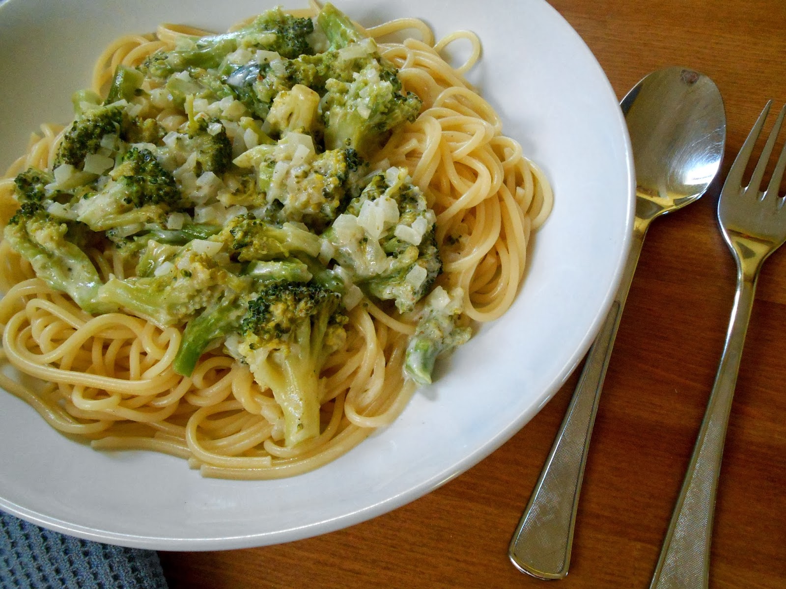 La vie gourmande: Spaghetti mit Brokkoli und Weißweinsauce