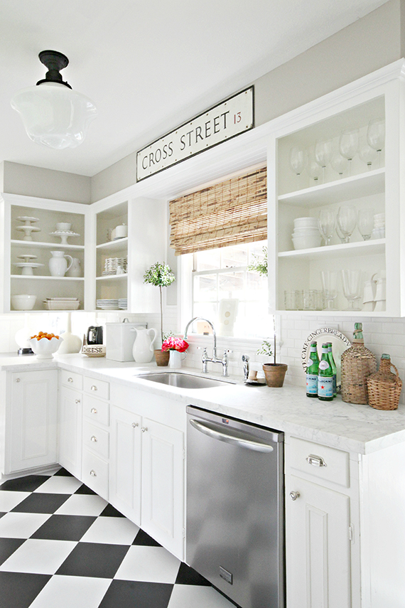 THE ROOM: Fresh bright kitchen by Holly Mathis | My Paradissi