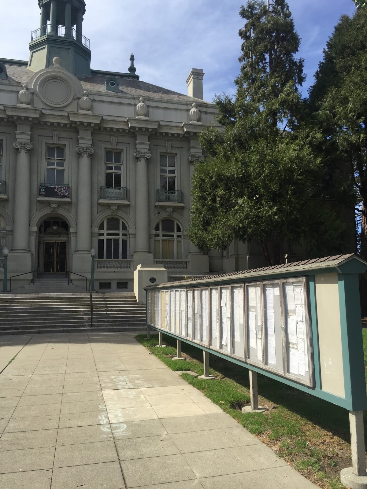 The Emeryville Tattler How Do Emeryville's Municipal Neighbors Inform