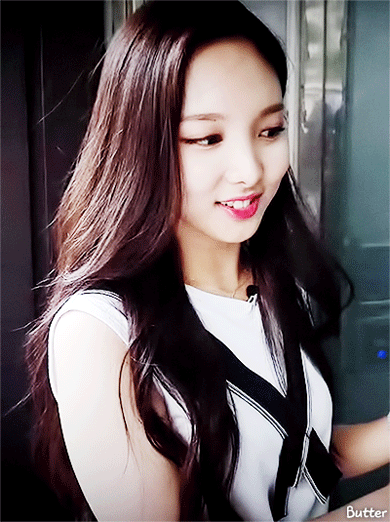 오늘 반응 ㅎㄷㄷ한 여자아이돌 (예쁨주의) | 인스티즈