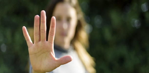 مغربيات يطلقن تطبيقاً إلكترونياً للتبليغ عن المتحرّشين جنسياً.. السجن والغرامة بانتظارهم