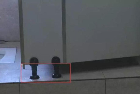 Canh giac chieu tro bien thai chup len “vung kin” phu nu - Anh 10