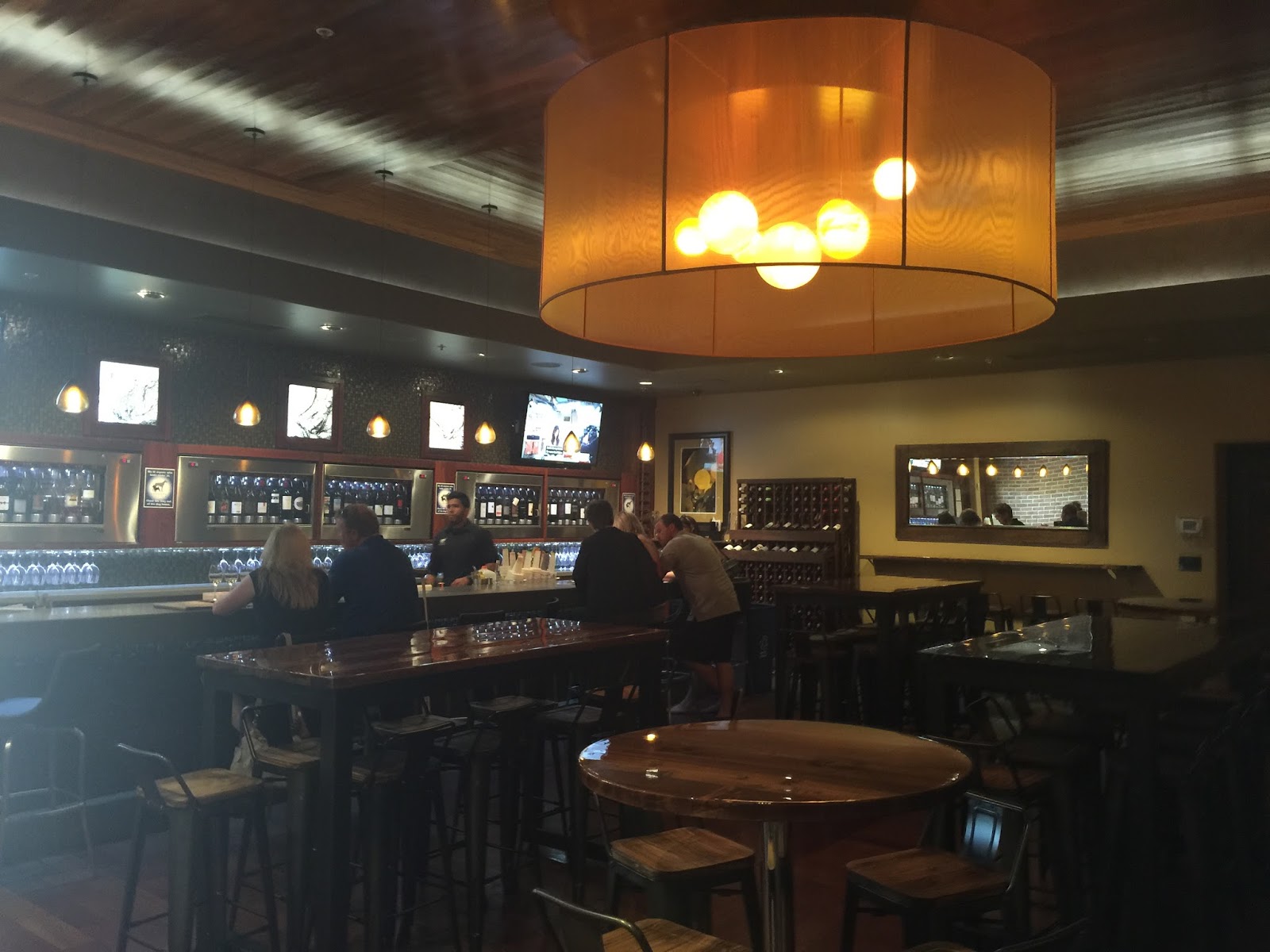 GREAT EATS HAWAII CONCANNON UNDERDOG WINE BAR